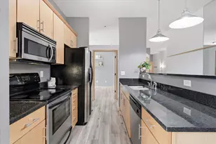 270 4th St E, Saint Paul, MN 55101 - Photo 9