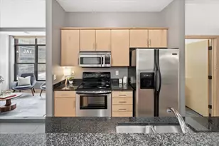 270 4th St E, Saint Paul, MN 55101 - Photo 13