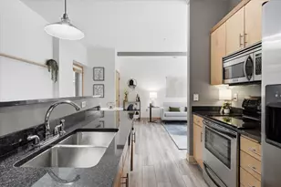 270 4th St E, Saint Paul, MN 55101 - Photo 11