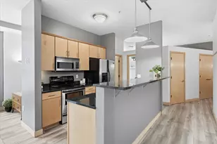 270 4th St E, Saint Paul, MN 55101 - Photo 7