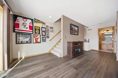 1579 County Road D E #E, Maplewood, MN 55109 - Photo 9