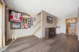 1579 County Rd D E, Maplewood, MN 55109 - Photo 9