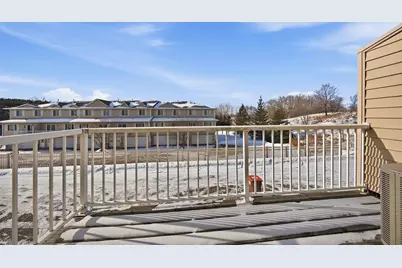 1579 County Road D E #E, Maplewood, MN 55109 - Photo 21