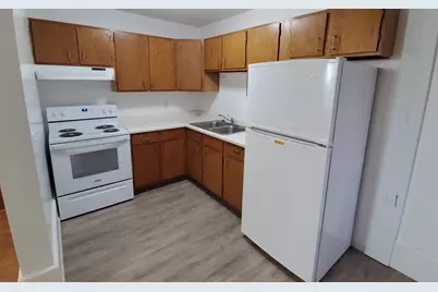 215 Linden Avenue W, Winsted, MN 55395 - Photo 3