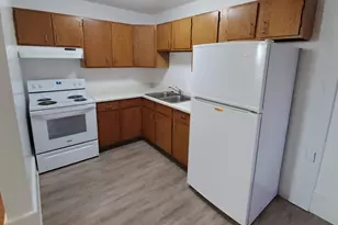 215 Linden Ave W, Winsted, MN 55395 - Photo 3