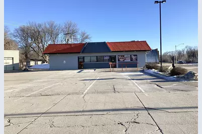 1317 Broadway Avenue SE, Albert Lea, MN 56007 - Photo 1