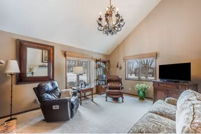 211 Tanglewood Lane, Blue Earth, MN 56013 - Photo 9
