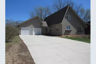 211 Tanglewood Lane, Blue Earth, MN 56013 - Photo 1