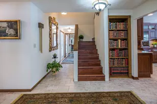 211 Tanglewood Ln, Blue Earth, MN 56013 - Photo 3