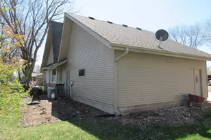 211 Tanglewood Ln, Blue Earth, MN 56013 - Photo 55