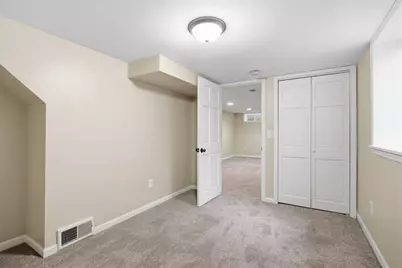 749 Cottage Avenue W, Saint Paul, MN 55117 - Photo 23