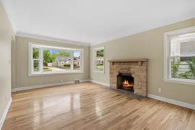 749 Cottage Avenue W, Saint Paul, MN 55117 - Photo 7