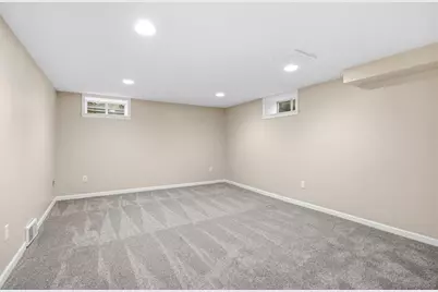 749 Cottage Avenue W, Saint Paul, MN 55117 - Photo 21