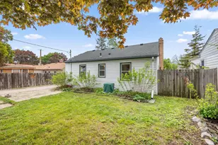 749 Cottage Ave W, Saint Paul, MN 55117 - Photo 31
