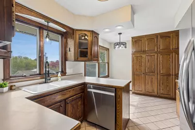 631 Greenway Avenue N, Oakdale, MN 55128 - Photo 21