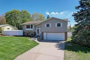 631 Greenway Ave N, Oakdale, MN 55128 - Photo 57