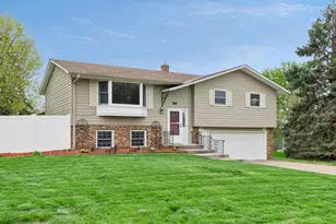 631 Greenway Ave N, Oakdale, MN 55128 - Photo 55