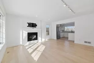 19415 Vine Ridge Rd, Excelsior, MN 55331 - Photo 11