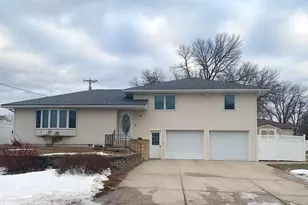 103 Calm Ct, Mapleton, MN 56065 - Photo 1