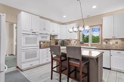 14217 Footbridge Way, Apple Valley, MN 55124 - Photo 5