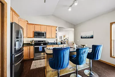 14461 Freesia Way, Apple Valley, MN 55124 - Photo 5