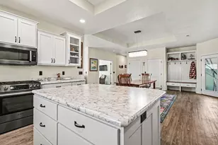 1518 Manfred Dr, Luverne, MN 56156 - Photo 9