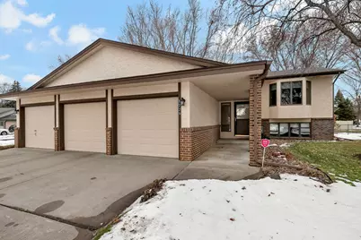 1729 Presidential Lane, Shakopee, MN 55379 - Photo 3