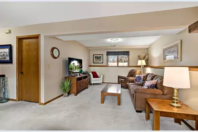 1729 Presidential Lane, Shakopee, MN 55379 - Photo 41