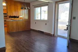 409 S 1st St, Marshall, MN 56258 - Photo 5