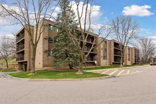 5697 Green Cir Dr, Hopkins, MN 55343 - Photo 29