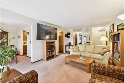 5210 Balmoral Lane #305, Bloomington, MN 55437 - Photo 7