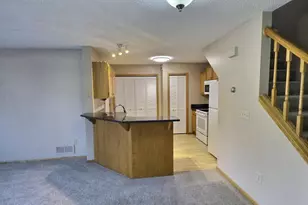 4075 Wilshire Cir, Shoreview, MN 55126 - Photo 9