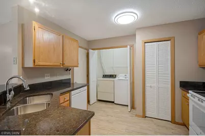 4075 Wilshire Circle, Shoreview, MN 55126 - Photo 5