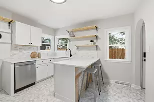 1406 Furness Pkwy, Saint Paul, MN 55119 - Photo 11