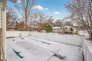 6616 Hillsboro Ave N, Brooklyn Park, MN 55428 - Photo 5