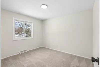 6616 Hillsboro Avenue N, Brooklyn Park, MN 55428 - Photo 9