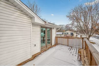 6616 Hillsboro Avenue N, Brooklyn Park, MN 55428 - Photo 7