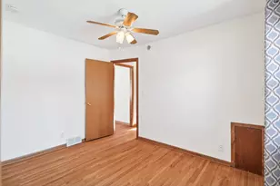 8624 Columbus Ave S, Bloomington, MN 55420 - Photo 11