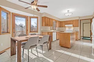 13925 Duluth Ct, Apple Valley, MN 55124 - Photo 5