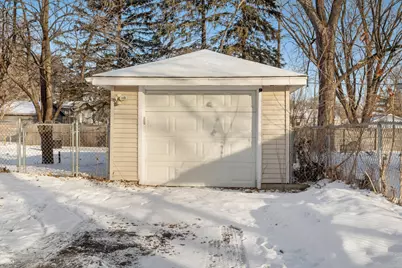 6812 50th Avenue N, Crystal, MN 55428 - Photo 7