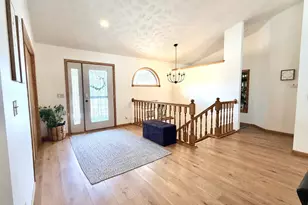 867 Briarwood Dr, Worthington, MN 56187 - Photo 7