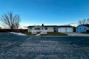 327 Parkside Dr SE, Preston, MN 55965 - Photo 3