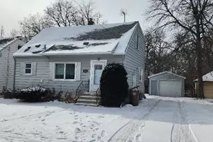 404 12th St SE, Austin, MN 55912 - Photo 1