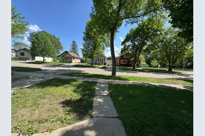 424 W Birch Avenue, Fergus Falls, MN 56537 - Photo 55