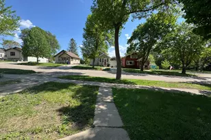424 W Birch Ave, Fergus Falls, MN 56537 - Photo 55