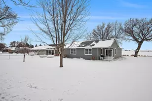 406 S 3rd St, Beaver Creek, MN 56116 - Photo 23
