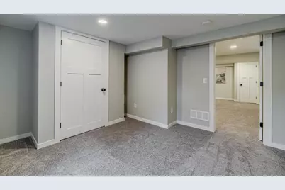 4111 Thomas Avenue N, Minneapolis, MN 55412 - Photo 39