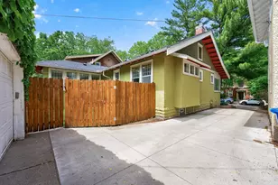909 W 44th St, Minneapolis, MN 55409 - Photo 41
