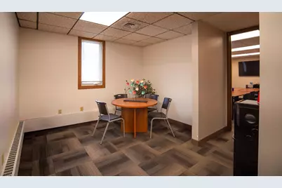 1903 Broadway Avenue S, Rochester, MN 55904 - Photo 17