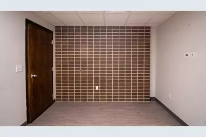 1903 Broadway Avenue S, Rochester, MN 55904 - Photo 9